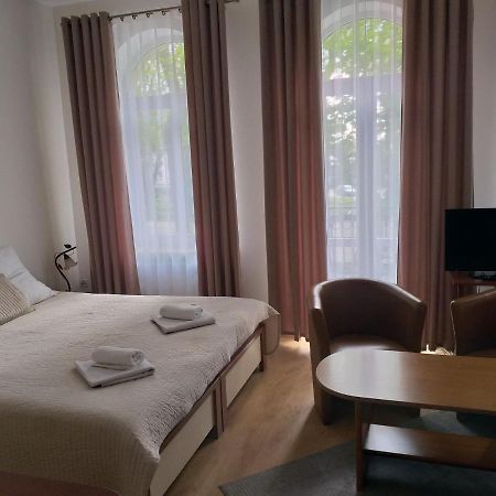Pensjonat Zamek Derslawa Busko-Zdrój Extérieur photo