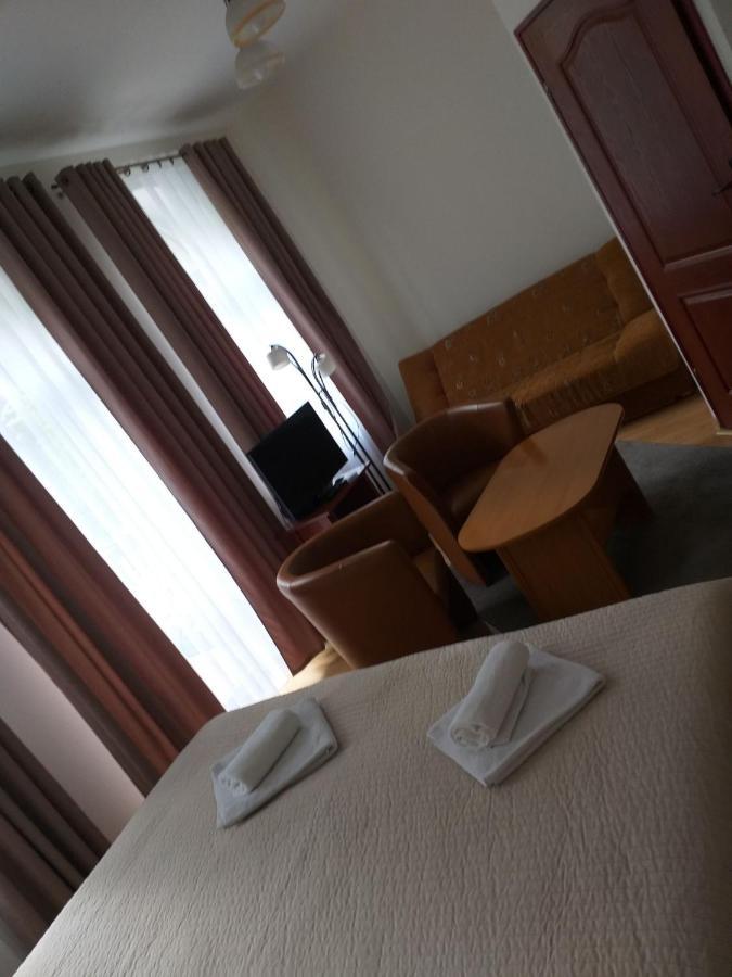 Pensjonat Zamek Derslawa Busko-Zdrój Extérieur photo