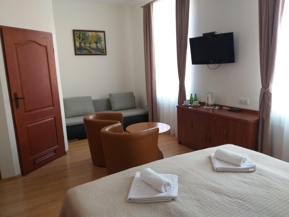 Pensjonat Zamek Derslawa Busko-Zdrój Extérieur photo