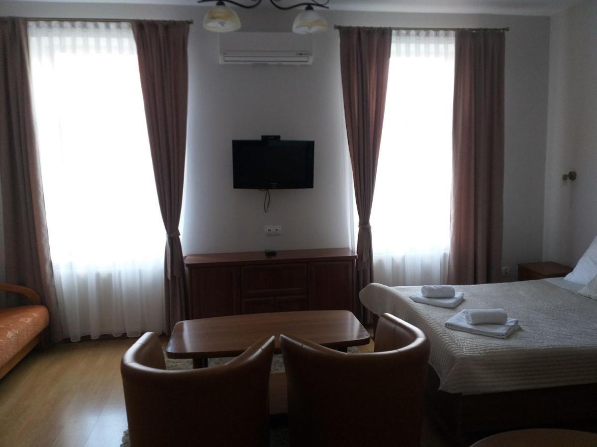 Pensjonat Zamek Derslawa Busko-Zdrój Extérieur photo