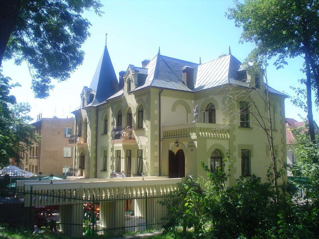 Bed and Breakfast Pensjonat Zamek Derslawa à Busko-Zdrój Chambre photo